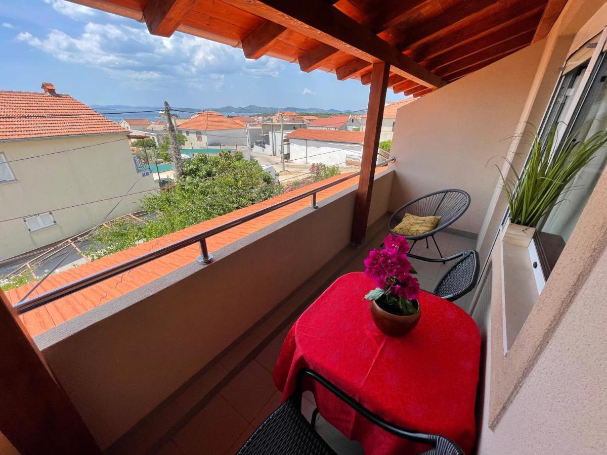 Apartments Iva Pakoštane Εξωτερικό φωτογραφία