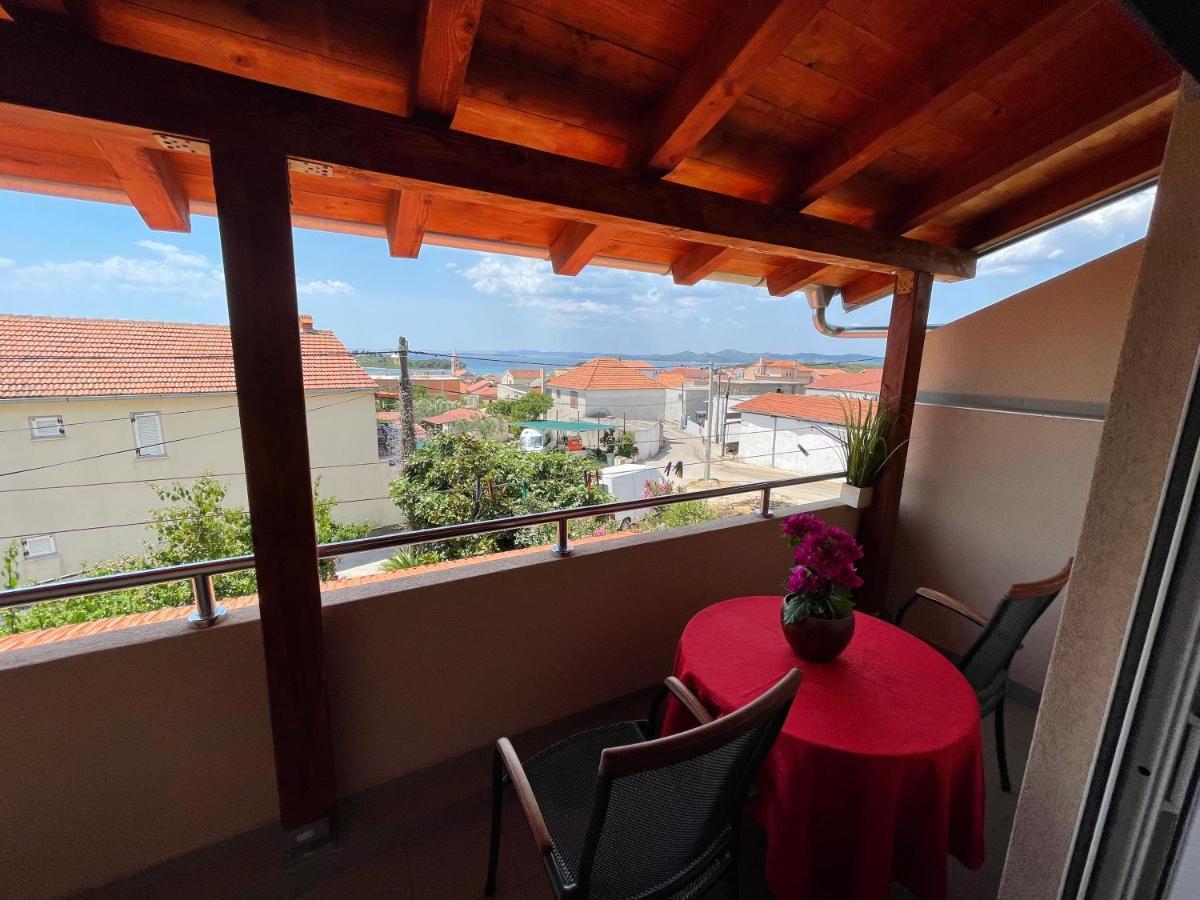 Apartments Iva Pakoštane Εξωτερικό φωτογραφία