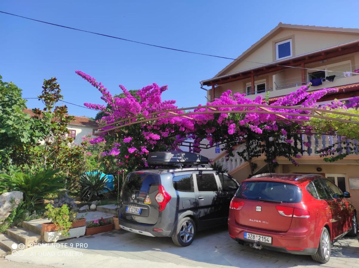 Apartments Iva Pakoštane Εξωτερικό φωτογραφία
