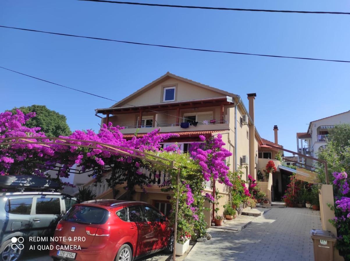 Apartments Iva Pakoštane Εξωτερικό φωτογραφία