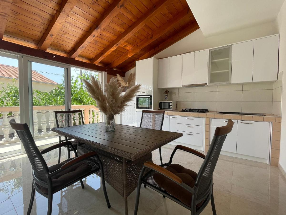 Apartments Iva Pakoštane Εξωτερικό φωτογραφία