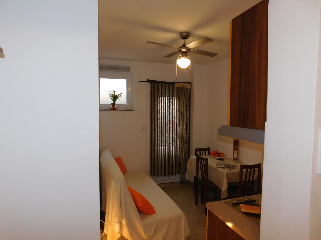 Apartments Iva Pakoštane Εξωτερικό φωτογραφία