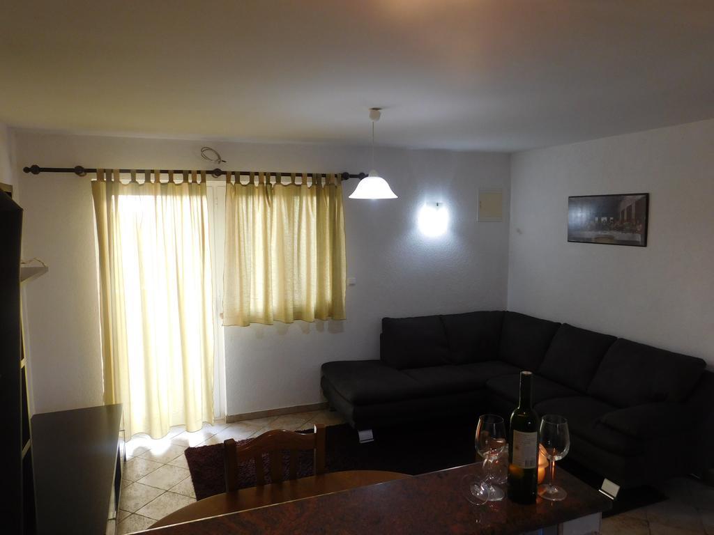 Apartments Iva Pakoštane Εξωτερικό φωτογραφία
