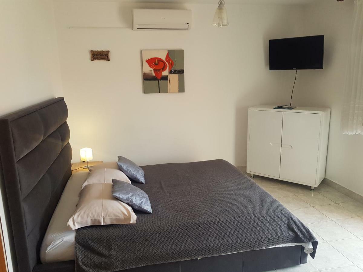 Apartments Iva Pakoštane Εξωτερικό φωτογραφία